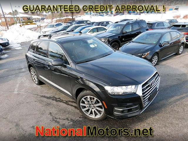 Audi Q7 Vehicle Full-screen Gallery Image 02