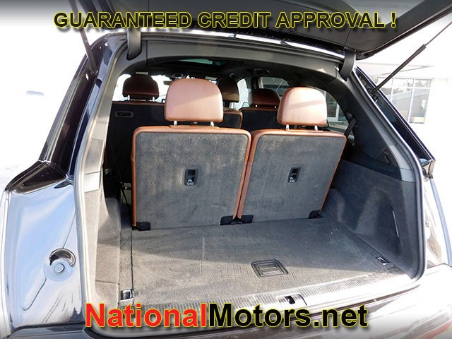Audi Q7 Vehicle Full-screen Gallery Image 07