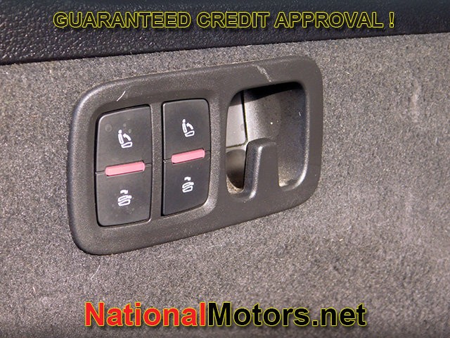 Audi Q7 Vehicle Full-screen Gallery Image 08