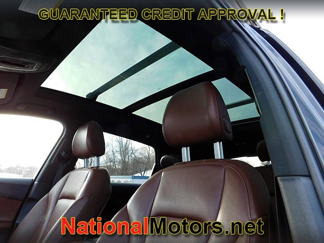 Audi Q7 Vehicle Full-screen Gallery Image 16