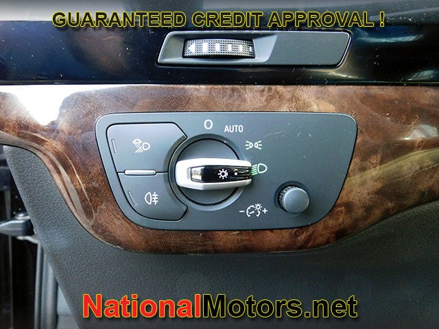 Audi Q7 Vehicle Full-screen Gallery Image 22