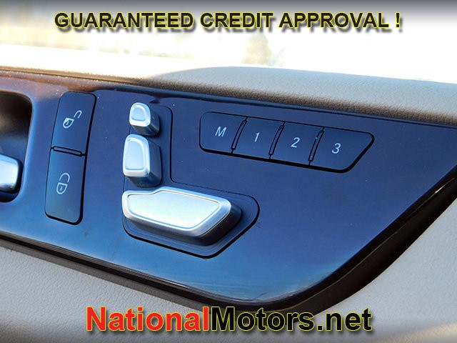 Mercedes-Benz GLE Vehicle Full-screen Gallery Image 28