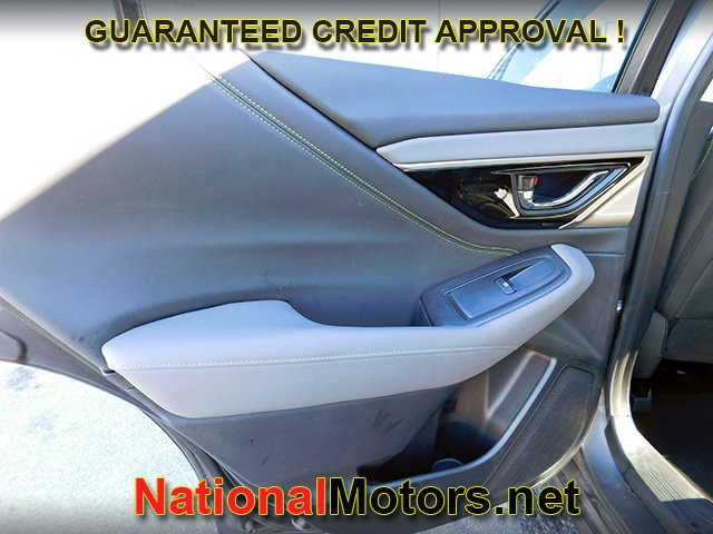 Subaru Outback Vehicle Full-screen Gallery Image 10