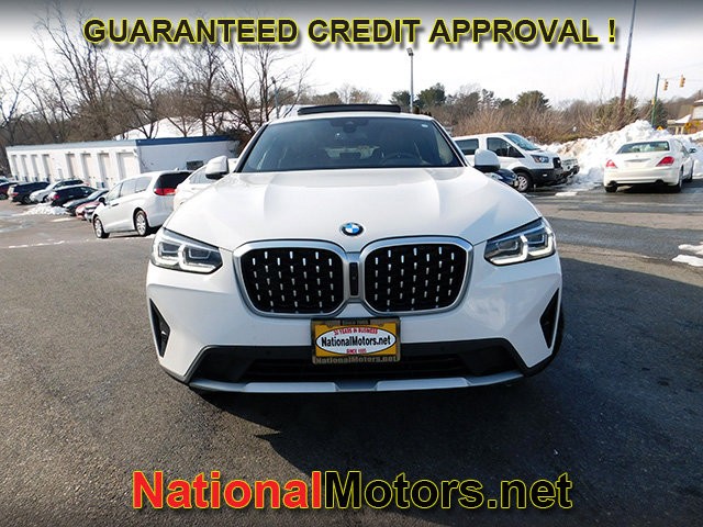 BMW X4 Vehicle Full-screen Gallery Image 03