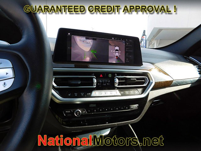 BMW X4 Vehicle Full-screen Gallery Image 20