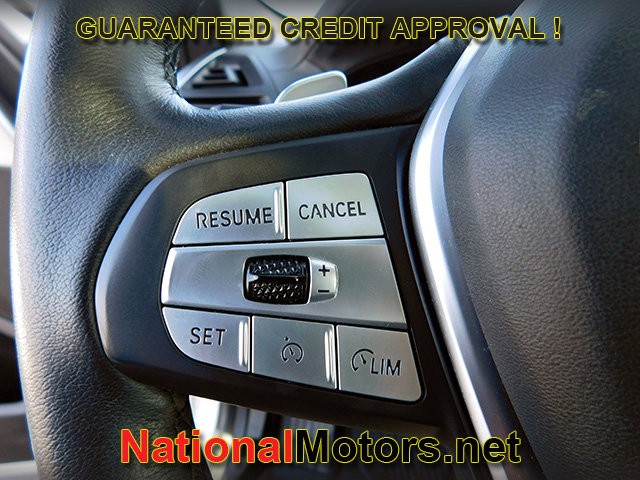 BMW X4 Vehicle Full-screen Gallery Image 24