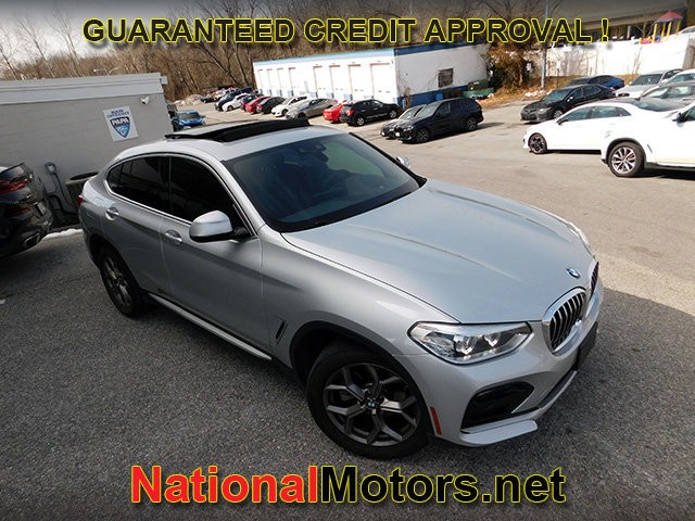 BMW X4 Vehicle Full-screen Gallery Image 02