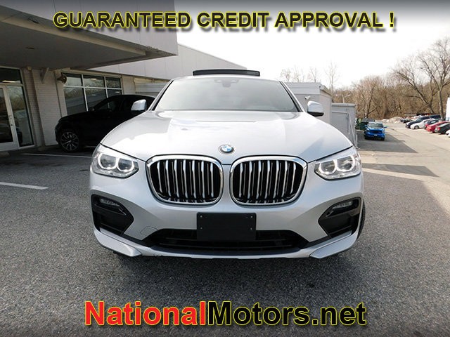 BMW X4 Vehicle Full-screen Gallery Image 03