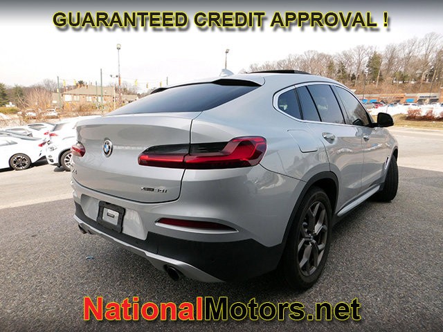 BMW X4 Vehicle Full-screen Gallery Image 05