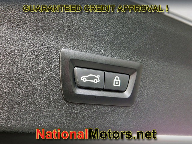 BMW X4 Vehicle Full-screen Gallery Image 08