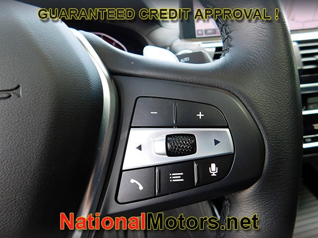 BMW X4 Vehicle Full-screen Gallery Image 20