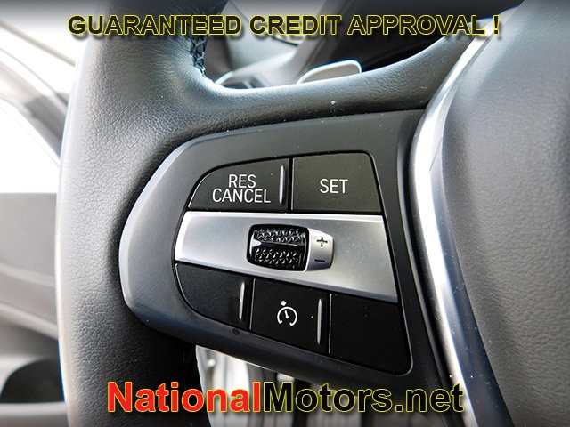 BMW X4 Vehicle Full-screen Gallery Image 21