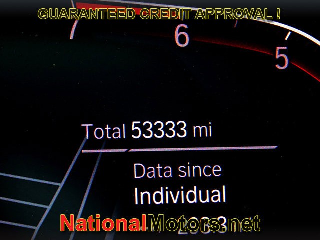 BMW X4 Vehicle Full-screen Gallery Image 22