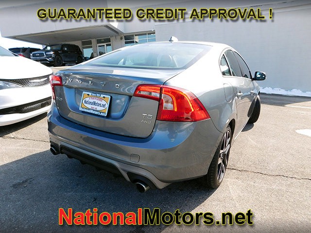 Volvo S60 Vehicle Full-screen Gallery Image 04