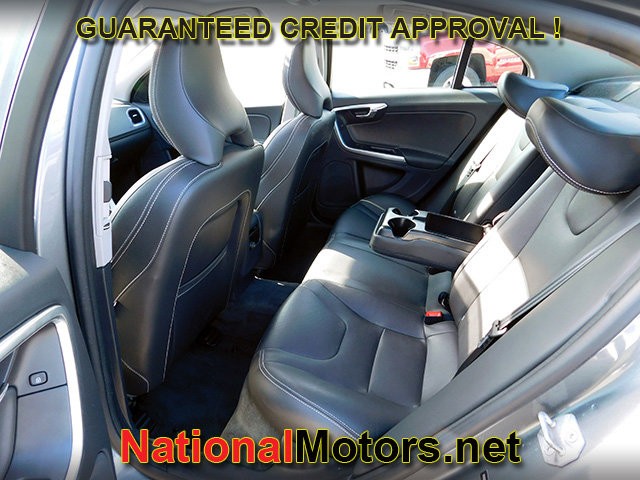 Volvo S60 Vehicle Full-screen Gallery Image 09