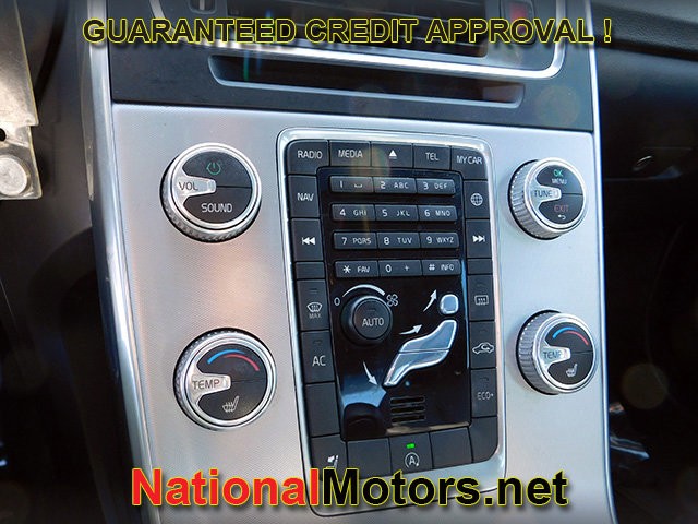 Volvo S60 Vehicle Full-screen Gallery Image 16