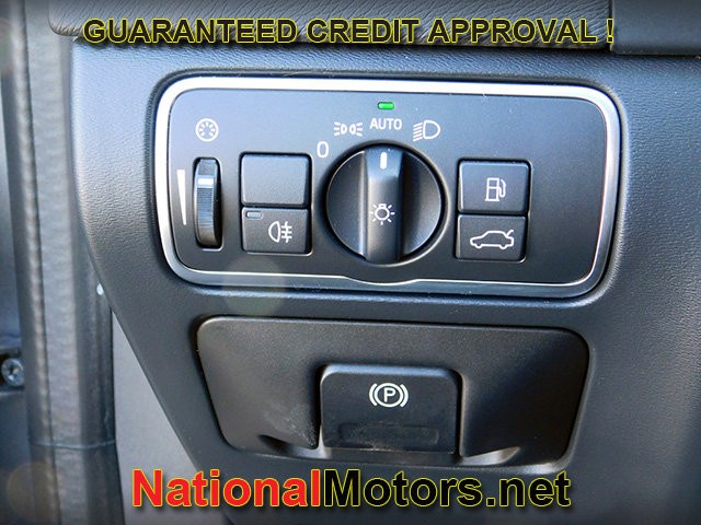 Volvo S60 Vehicle Full-screen Gallery Image 21