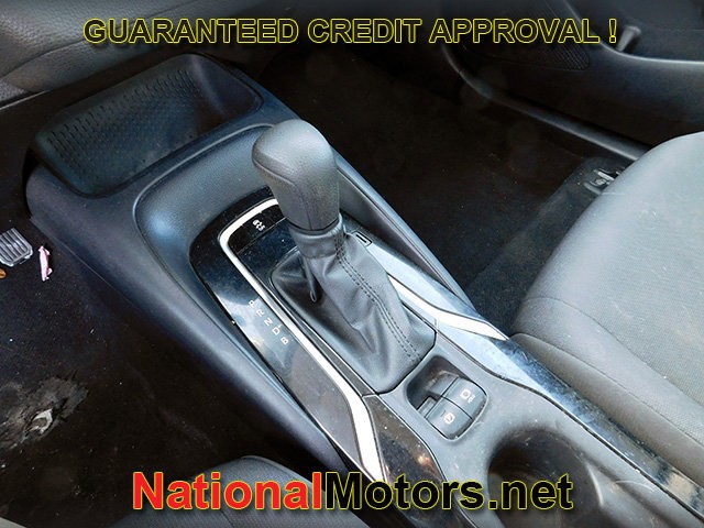 Toyota Corolla Vehicle Full-screen Gallery Image 12