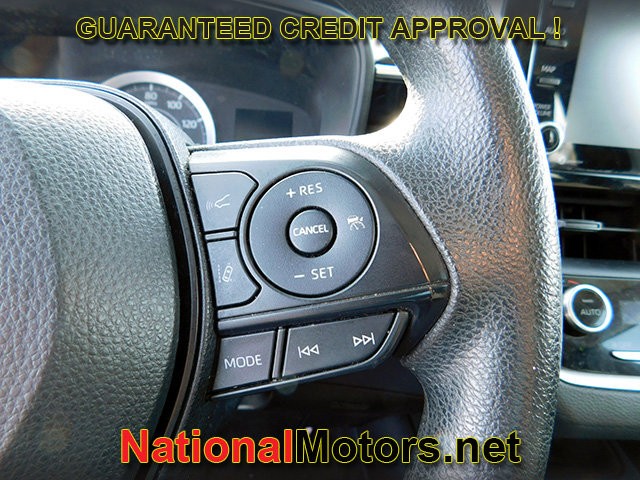 Toyota Corolla Vehicle Full-screen Gallery Image 13