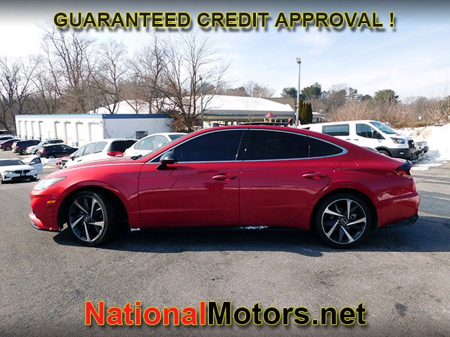 Hyundai Sonata Vehicle Full-screen Gallery Image 02