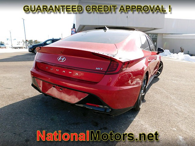 Hyundai Sonata Vehicle Full-screen Gallery Image 03