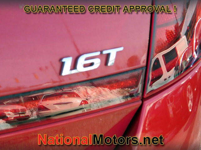 Hyundai Sonata Vehicle Full-screen Gallery Image 04