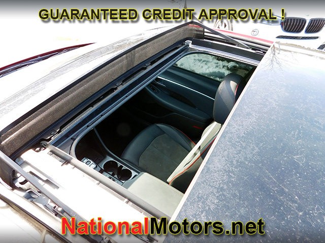 Hyundai Sonata Vehicle Full-screen Gallery Image 06