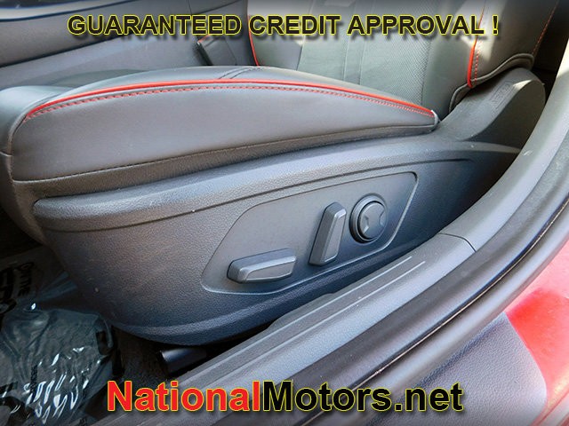 Hyundai Sonata Vehicle Full-screen Gallery Image 13