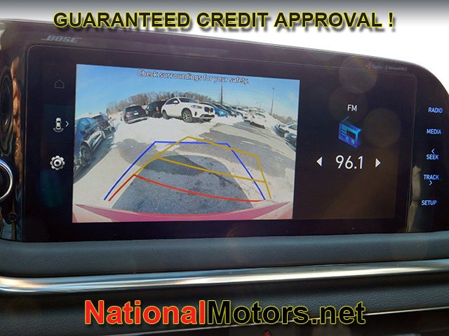 Hyundai Sonata Vehicle Full-screen Gallery Image 16