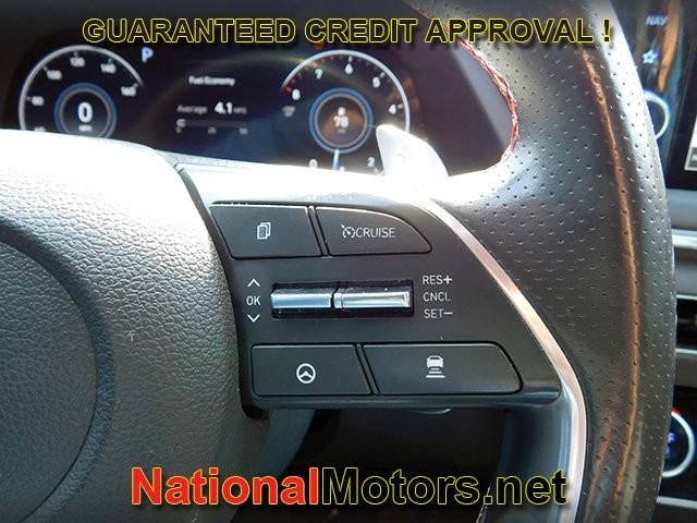 Hyundai Sonata Vehicle Full-screen Gallery Image 20