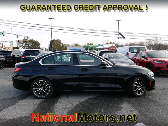 BMW 3 Series Vehicle Full-screen Gallery Image 04