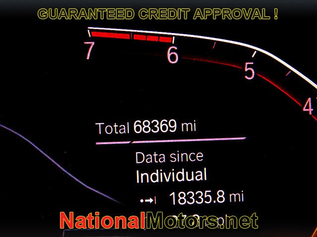 BMW 3 Series Vehicle Full-screen Gallery Image 23