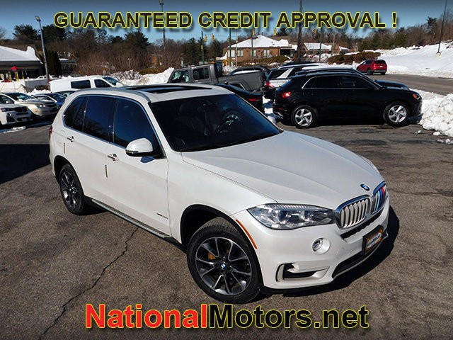 BMW X5 Vehicle Full-screen Gallery Image 02