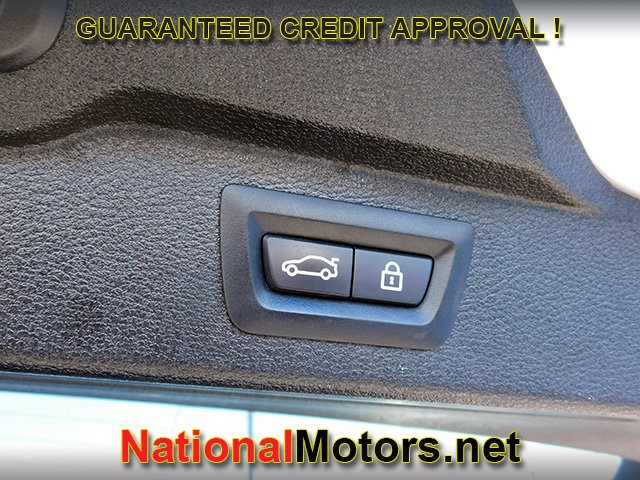 BMW X5 Vehicle Full-screen Gallery Image 07