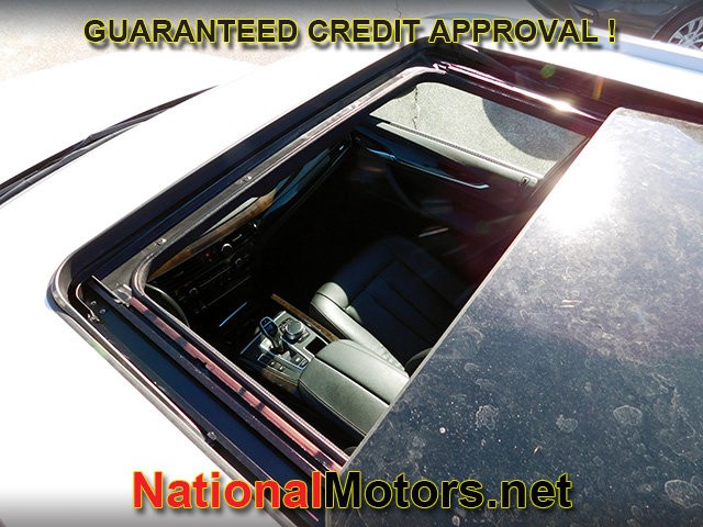 BMW X5 Vehicle Full-screen Gallery Image 11