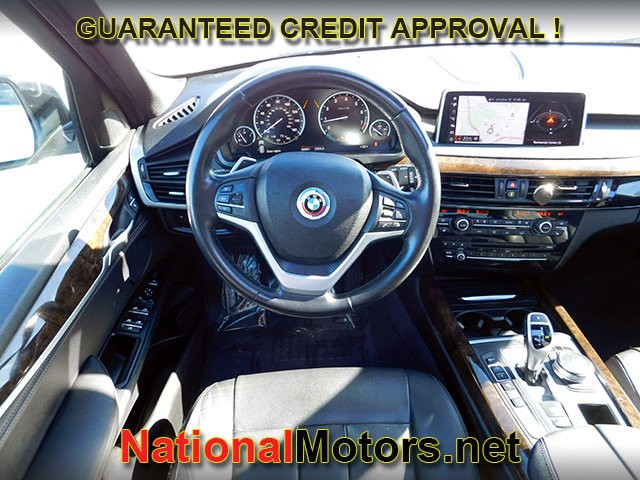 BMW X5 Vehicle Full-screen Gallery Image 13