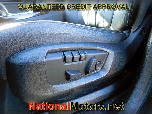 BMW X5 Vehicle Full-screen Gallery Image 16