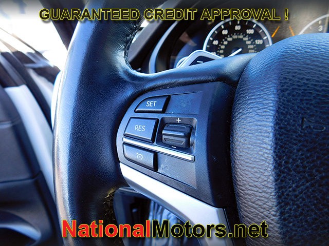 BMW X5 Vehicle Full-screen Gallery Image 24