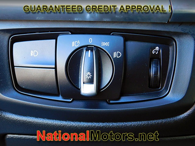 BMW X5 Vehicle Full-screen Gallery Image 26