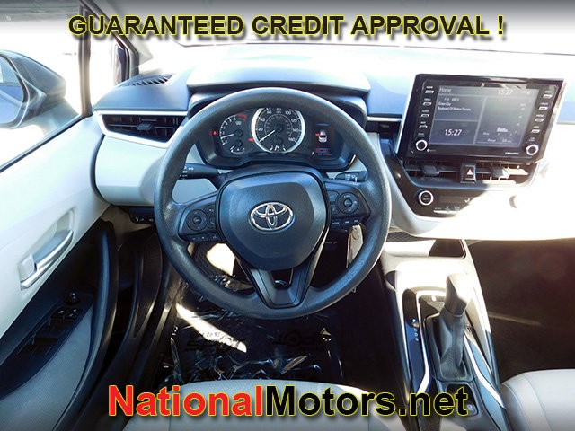 Toyota Corolla Vehicle Full-screen Gallery Image 10