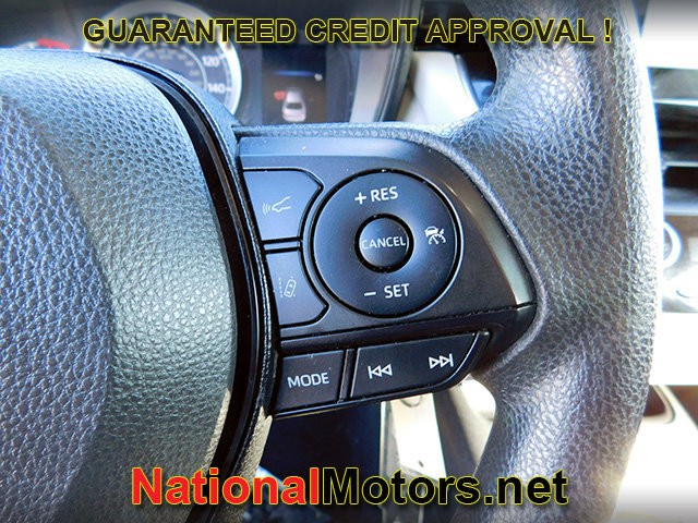 Toyota Corolla Vehicle Full-screen Gallery Image 17