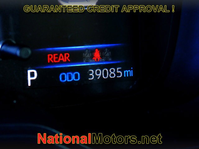 Toyota Corolla Vehicle Full-screen Gallery Image 19