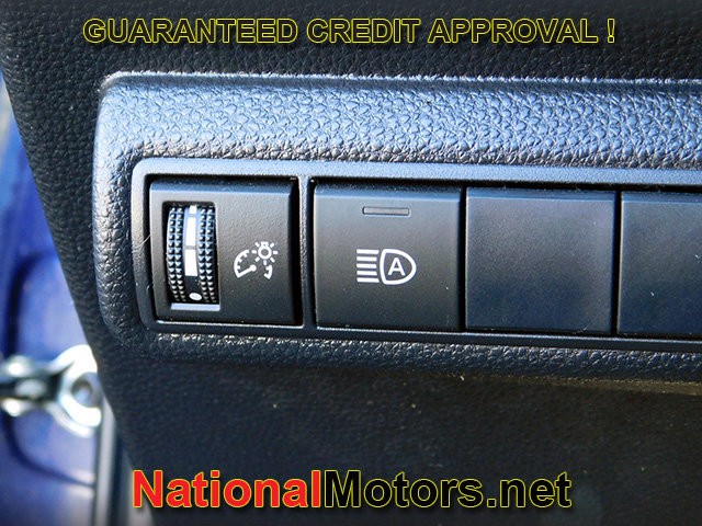 Toyota Corolla Vehicle Full-screen Gallery Image 20