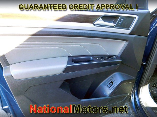 Volkswagen Atlas Vehicle Full-screen Gallery Image 16