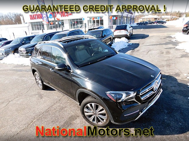 Mercedes-Benz GLE Vehicle Full-screen Gallery Image 02