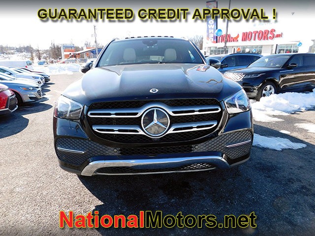 Mercedes-Benz GLE Vehicle Full-screen Gallery Image 03