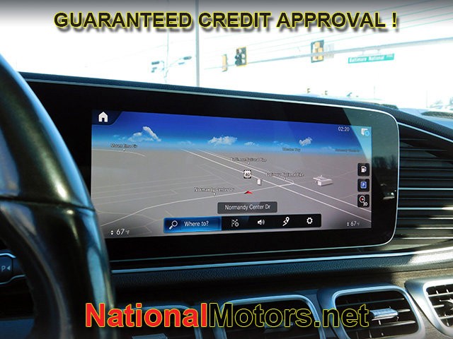 Mercedes-Benz GLE Vehicle Full-screen Gallery Image 18