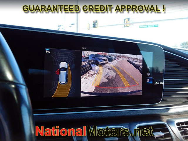 Mercedes-Benz GLE Vehicle Full-screen Gallery Image 19