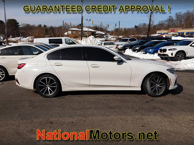 BMW 3 Series Vehicle Full-screen Gallery Image 03