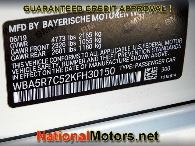 BMW 3 Series Vehicle Full-screen Gallery Image 22